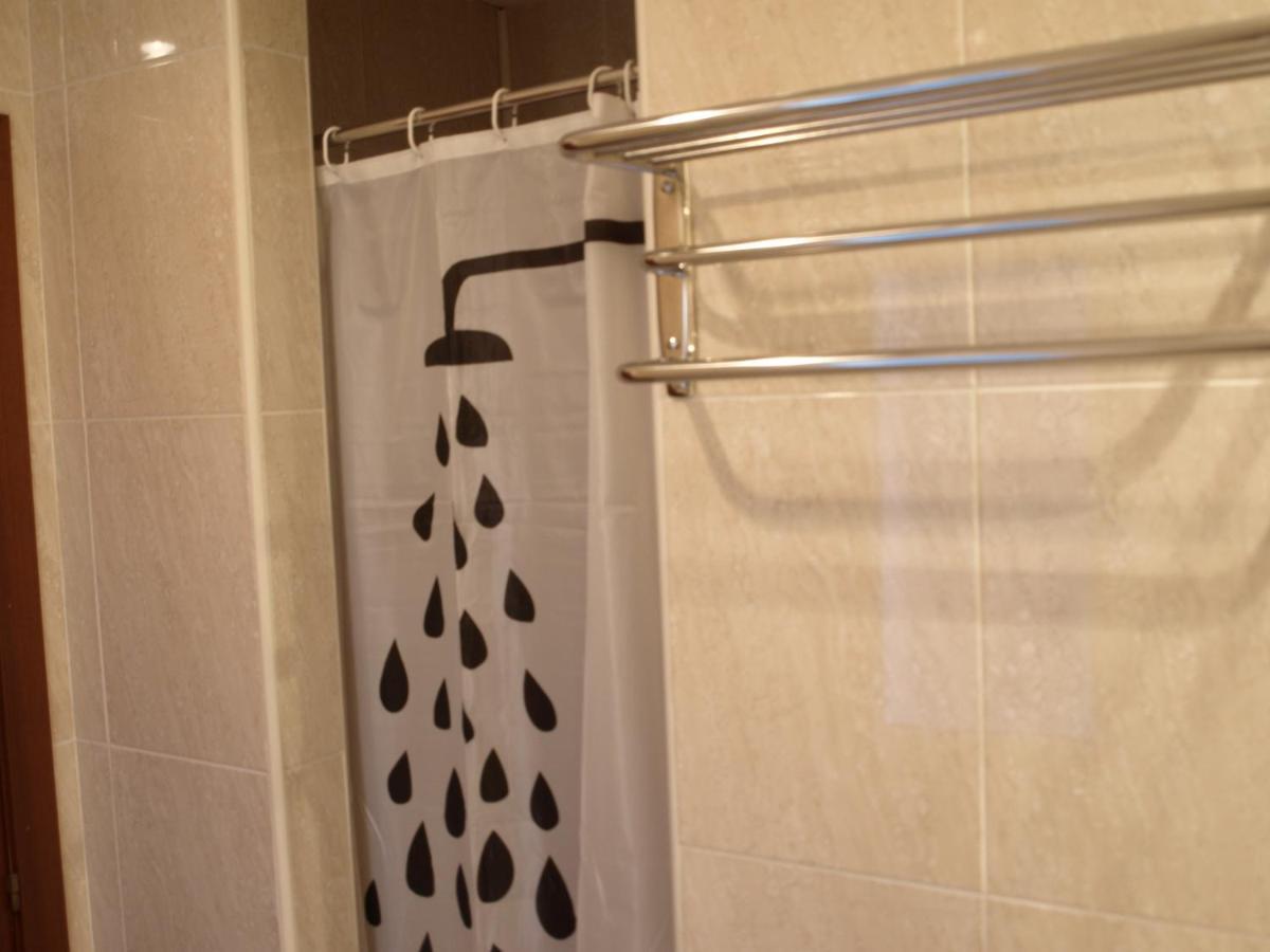 Pension Viella Asturias Овьедо Номер фото